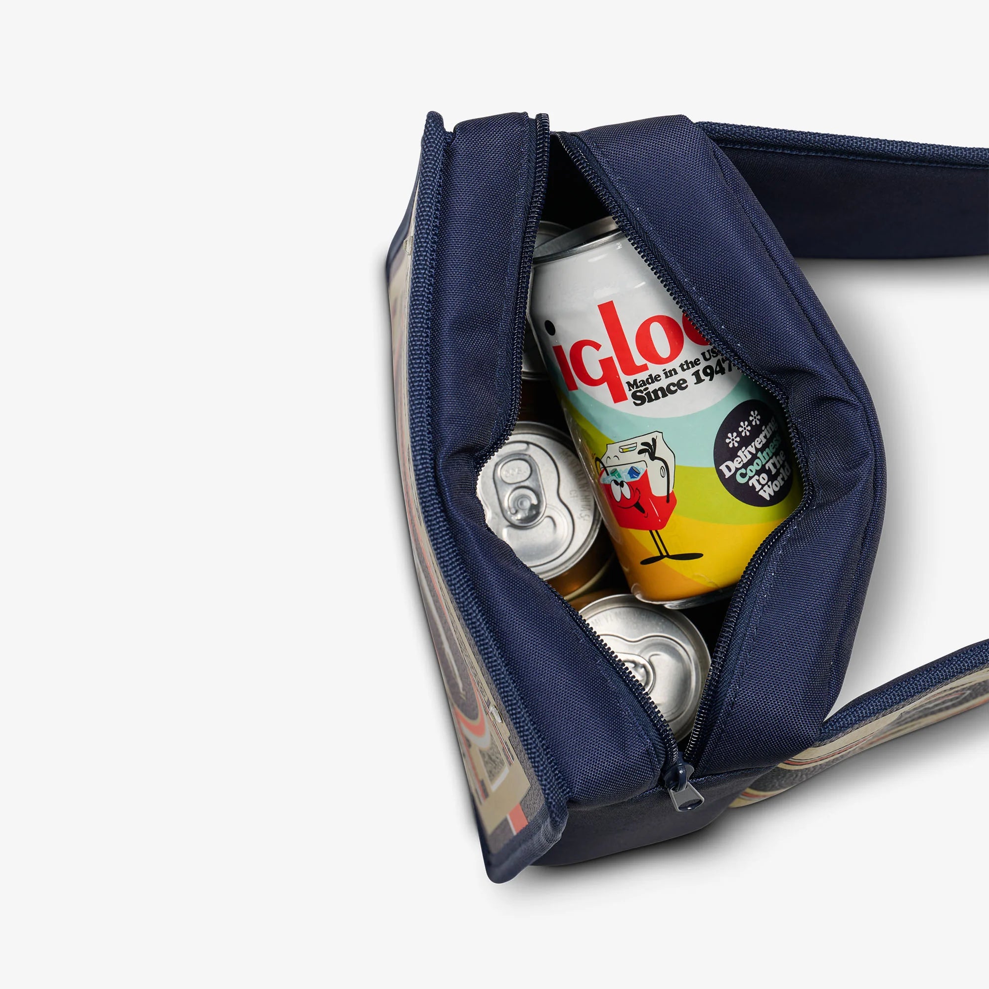 lgloo Outdoor ColdMax NFL WWE Cooler Fanny Pack - Image 4